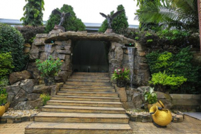 Gold Rock Hotel